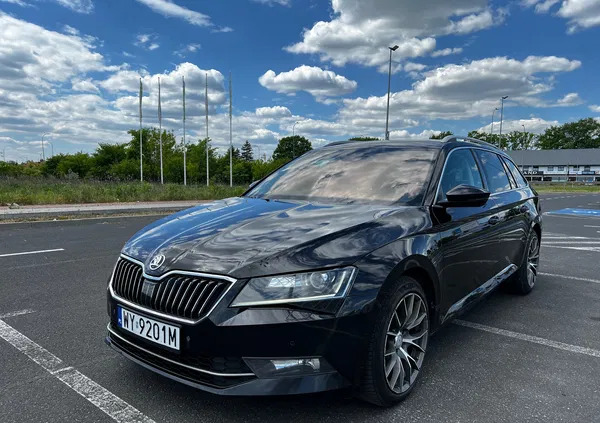 samochody osobowe Skoda Superb cena 66000 przebieg: 224000, rok produkcji 2015 z Józefów